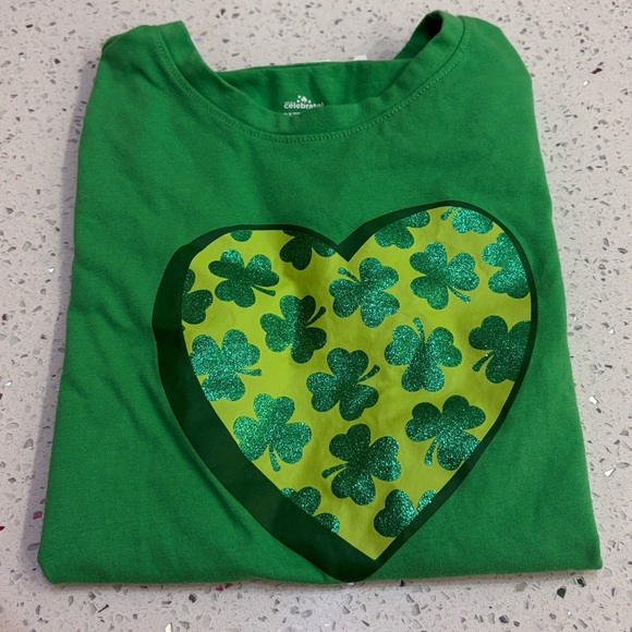 Saint Patrick’s Day Green Kids Shirt with Heart Design size large 10/12 - Picture 6 of 6